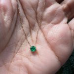 Dije Punto de Luz Esmeralda 3mm Oro 18K Ley 750