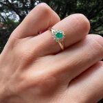Anillo esmeralda 4mm y diamantes